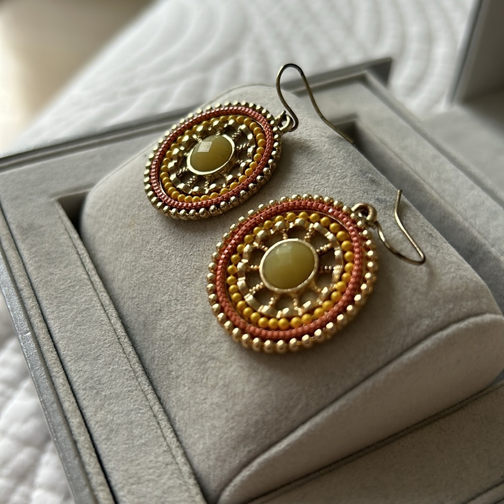 Francesca’s statement earrings - Picture 2 of 2
